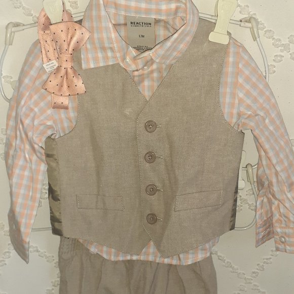 4 PC KENNETH COLE REACTION OUTFIT SUIT PANTS SHIRT VEST & BOW TIE-BOYS SIZE 12M - Picture 2 of 3